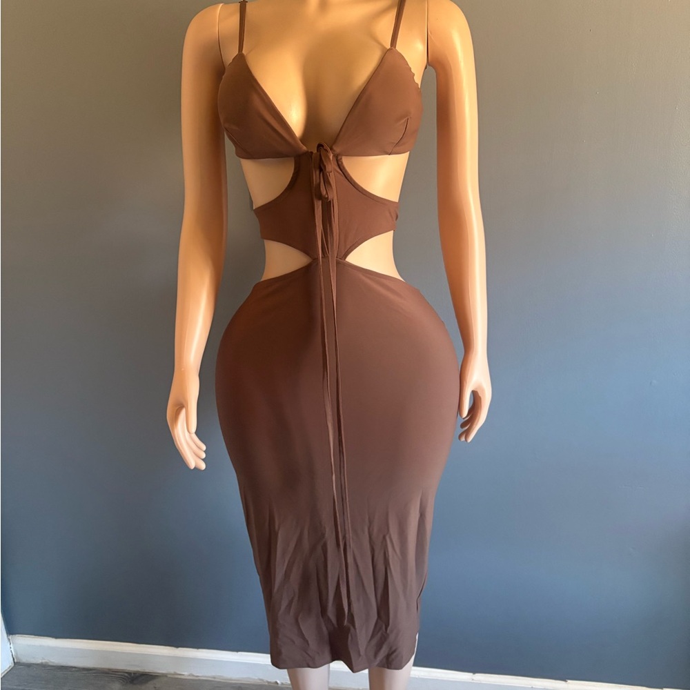 Elegant Brown Cut-Out Dress